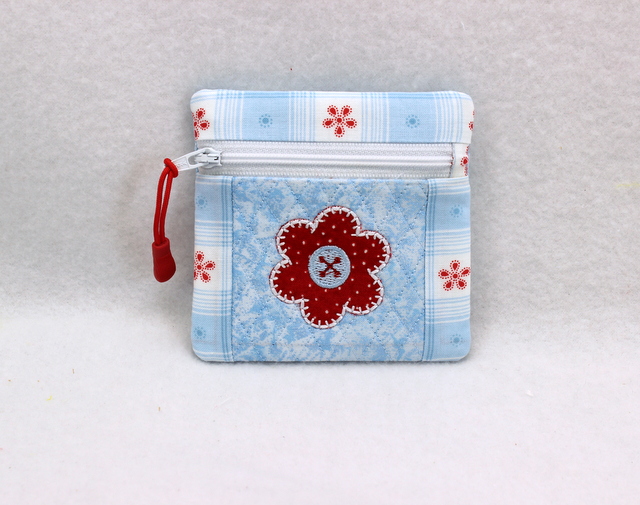 Boxy Zippered Bags for 5×7 hoops · Oma's Place Machine Embroidery Designs