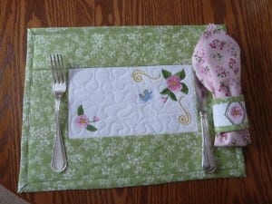 Dogwood Placemat Set