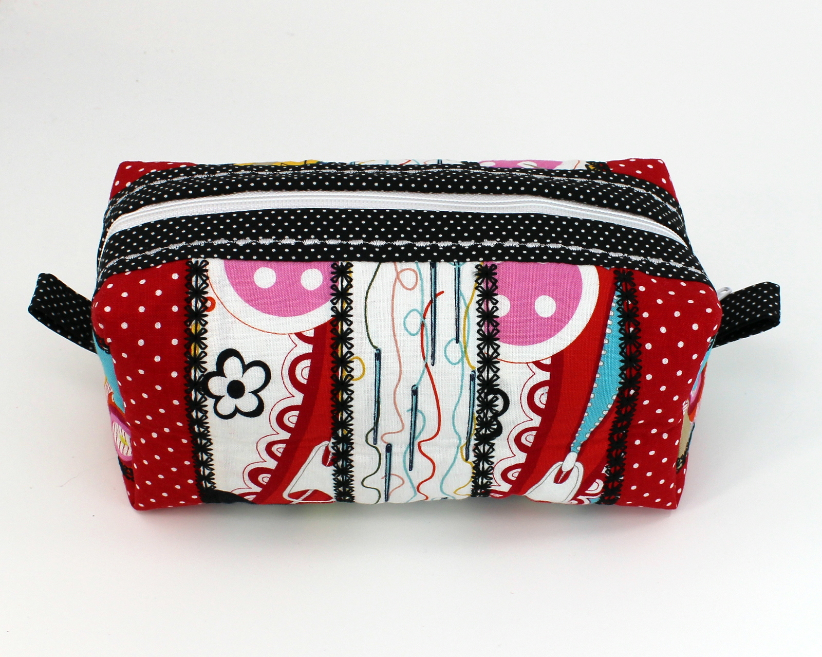 Boxy Zippered Bags for 5×7 hoops · Oma's Place Machine Embroidery Designs