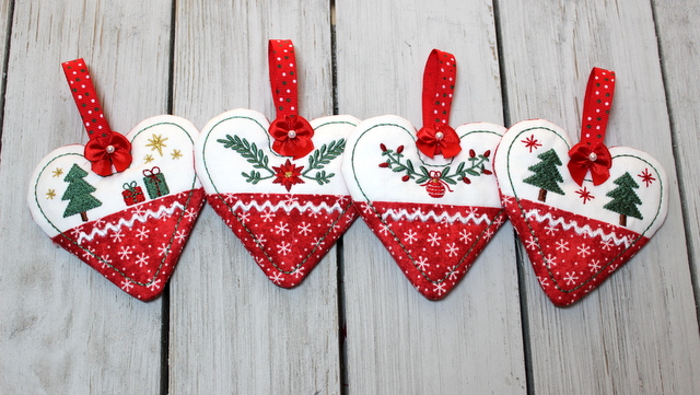 Christmas Heart Ornaments (4×4) · Oma's Place Machine Embroidery Designs