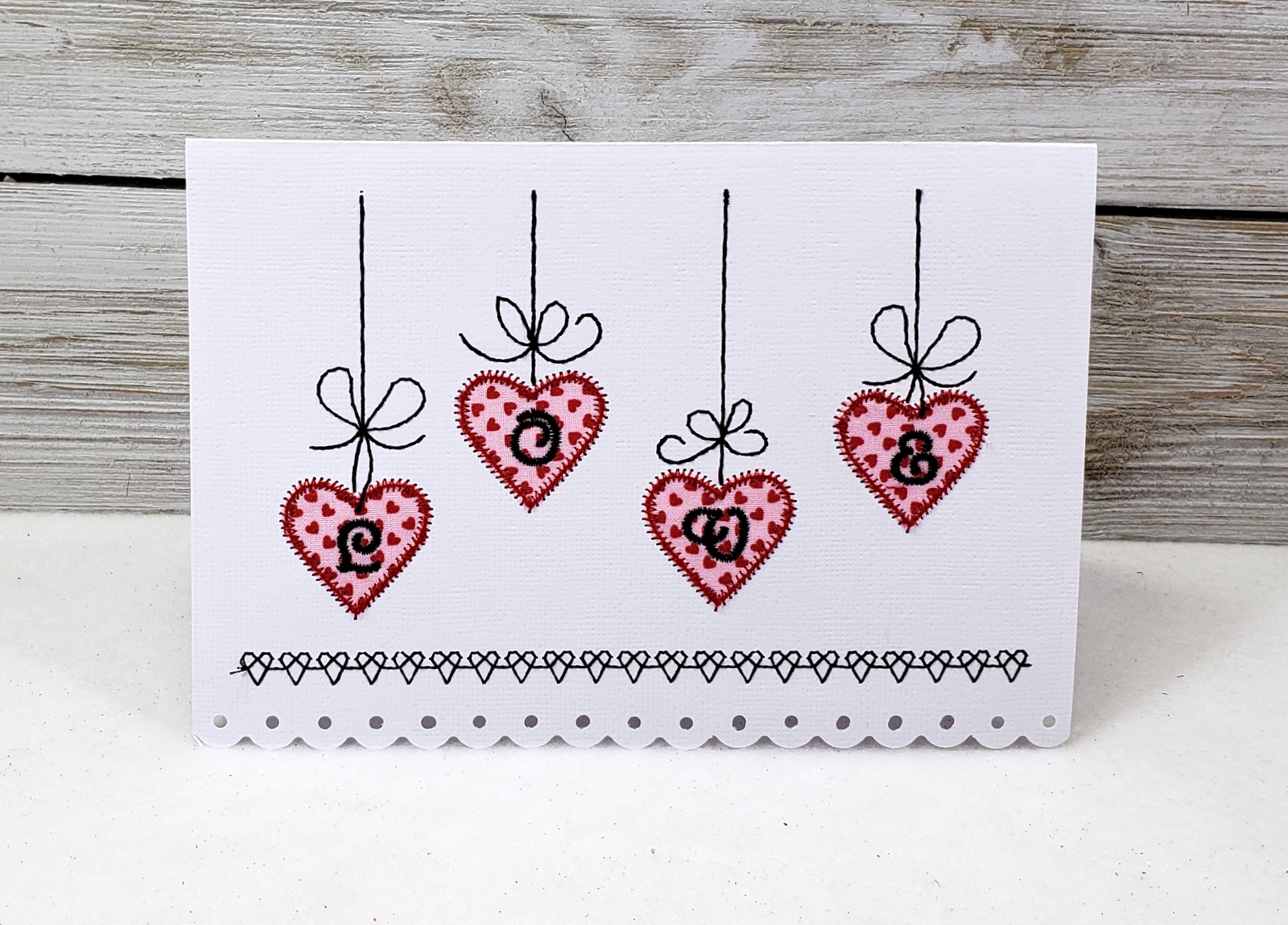 Christmas Heart Ornaments (4×4) · Oma's Place Machine Embroidery Designs