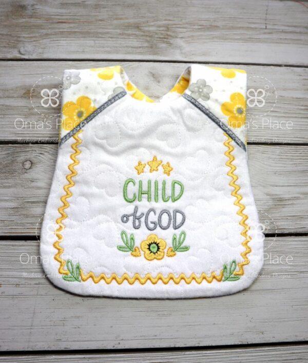 40 Burp Clothes and Bibs · Oma’s Place Machine Embroidery Designs