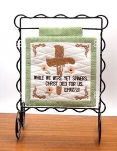 Cross Tiny Quilt (6×6)